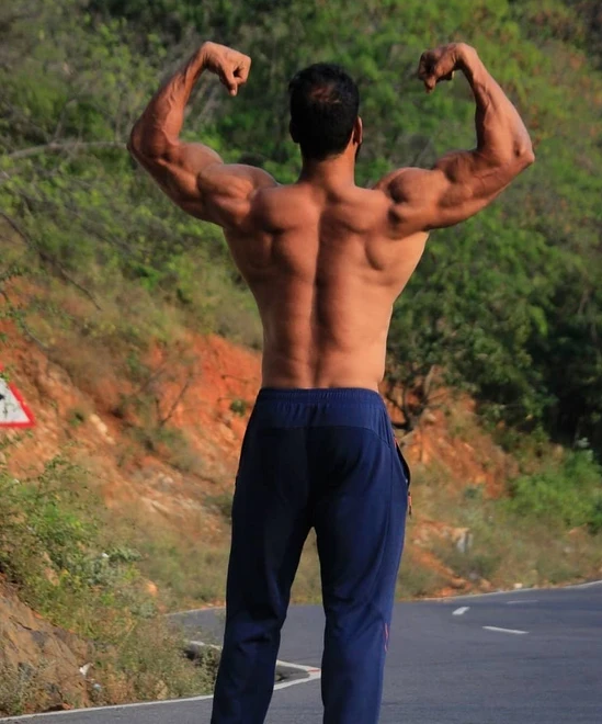 Pose 5